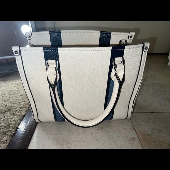 Calvin Klein Purse - Picture 3 of 6